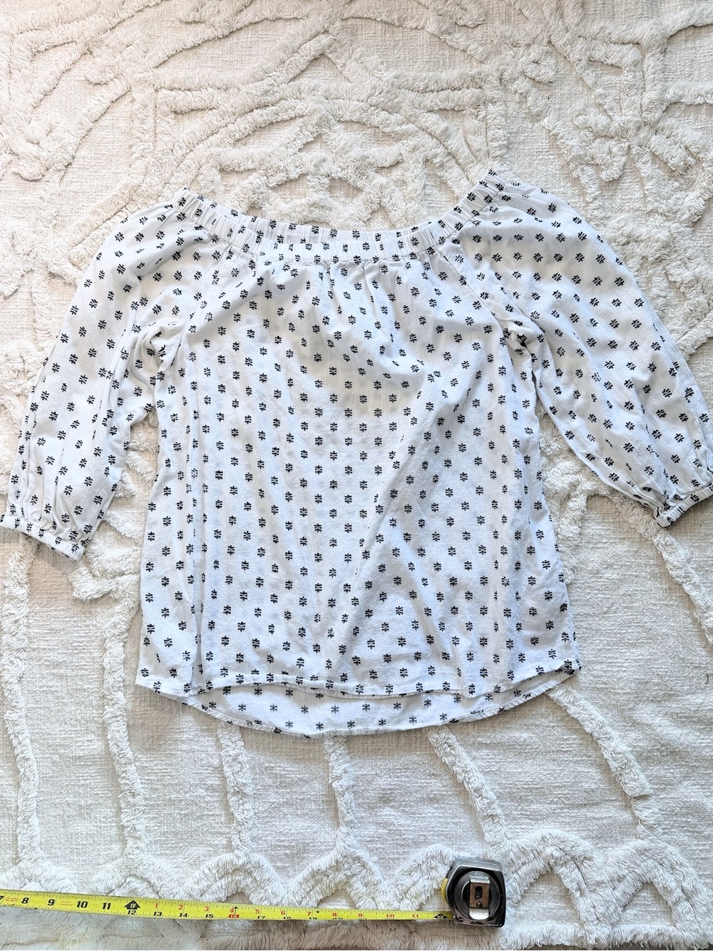 H&M L.O.G.G. White Black Print Off Shoulder Peasant Blouse Size 0